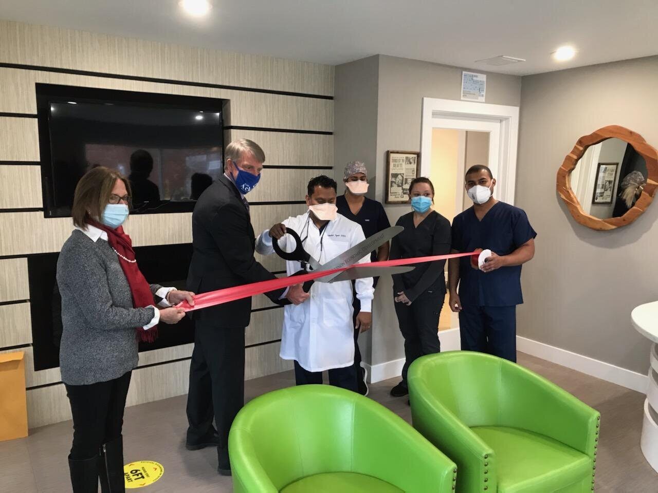 Dental Arts of Vernon ribbon cutting