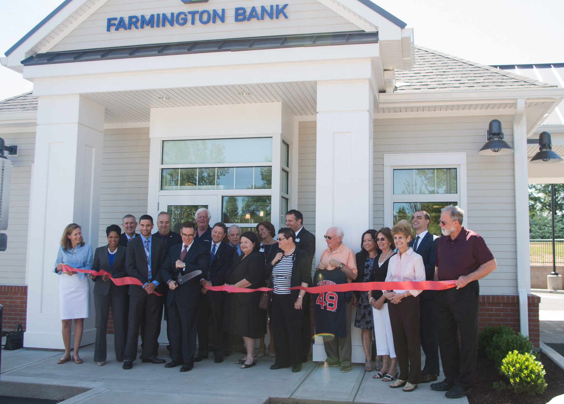 Farmington Bank ribbon cutting