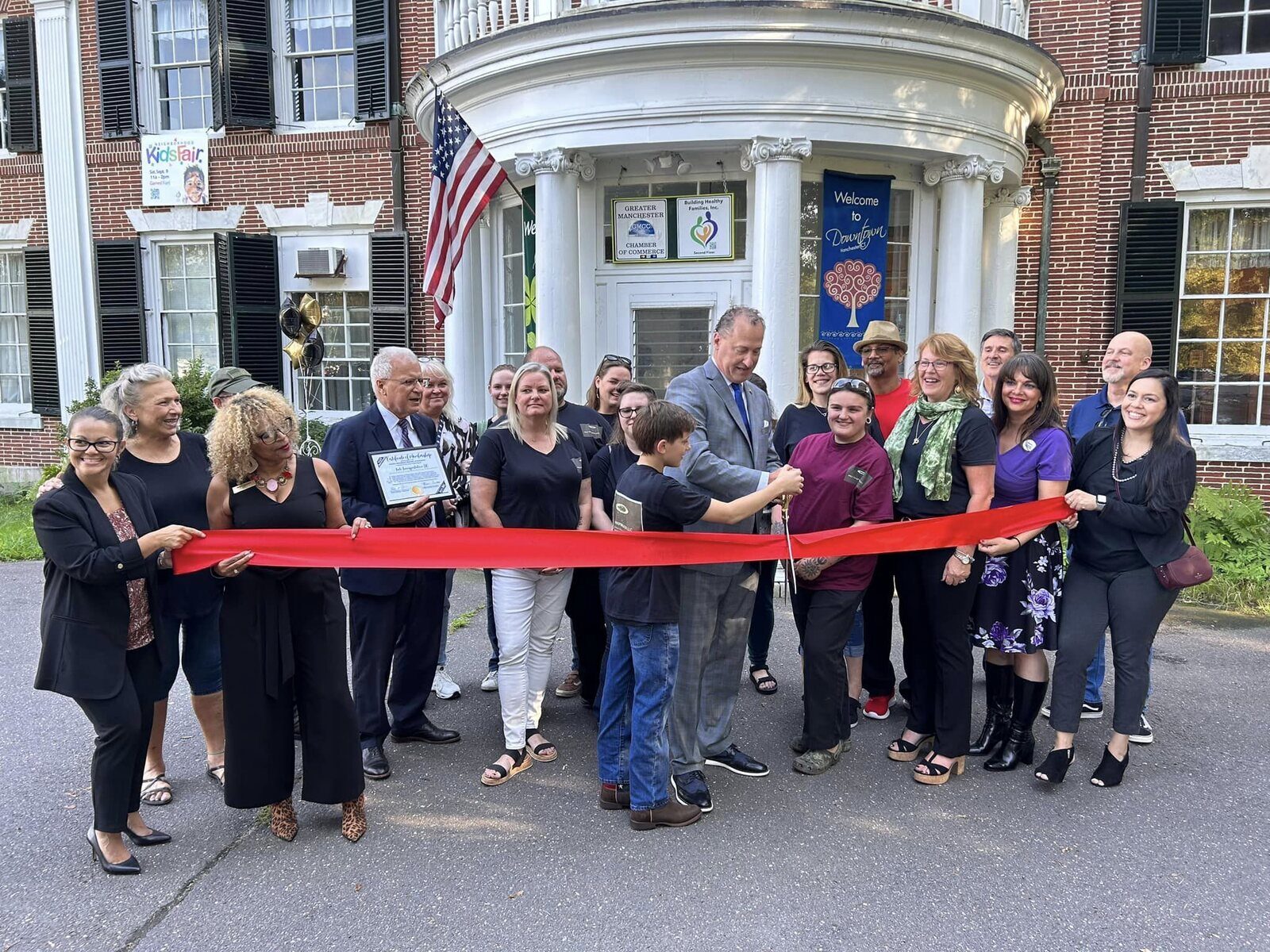 Halo Transportation ribbon cutting