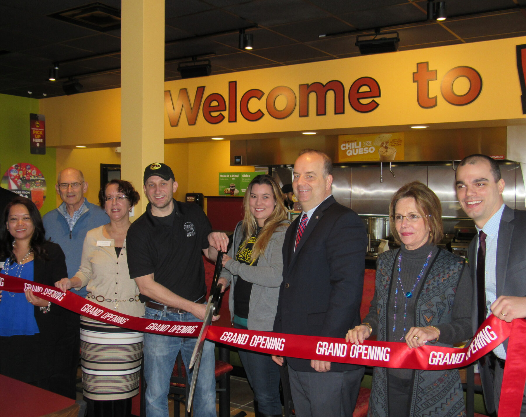 Moe's ribbon cutting