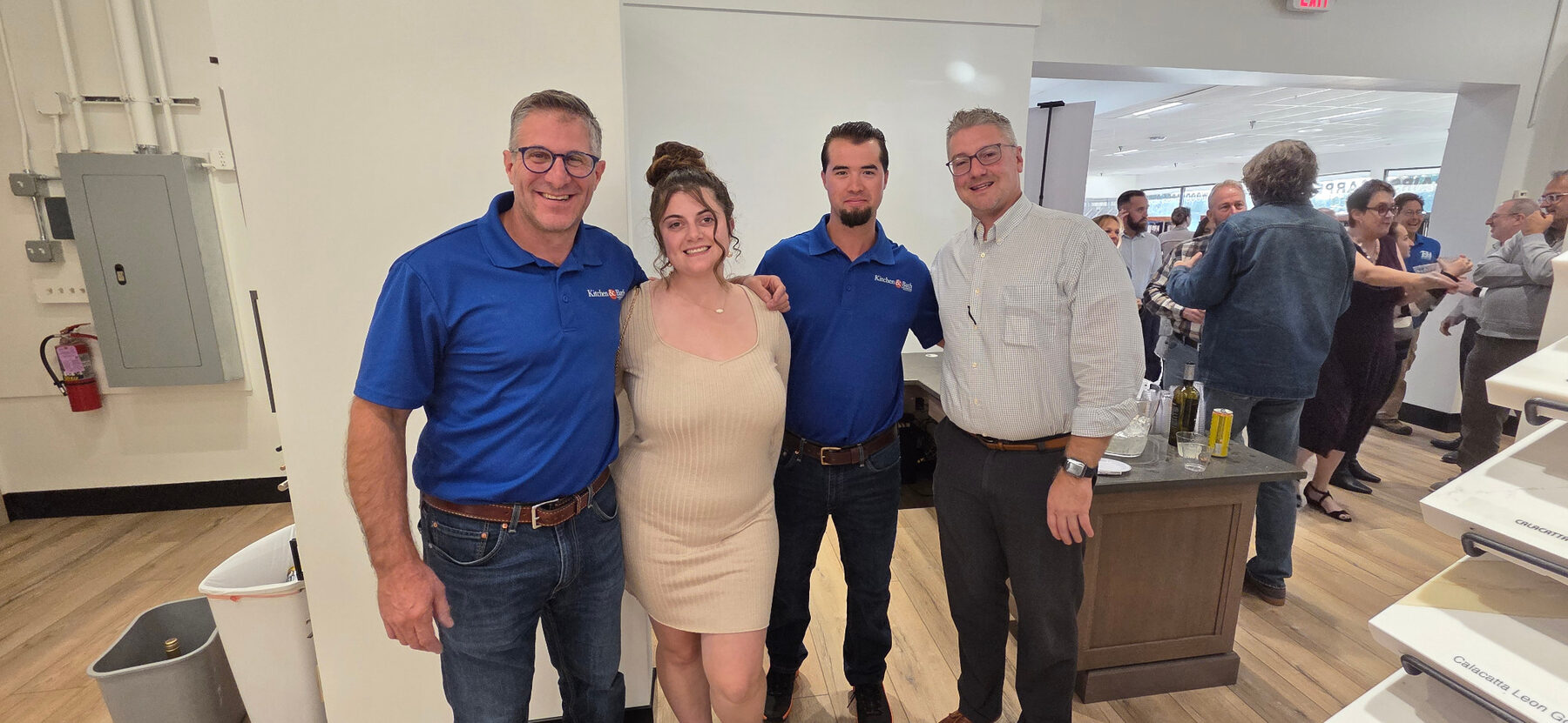 Schneider's Flooring America ribbon cutting